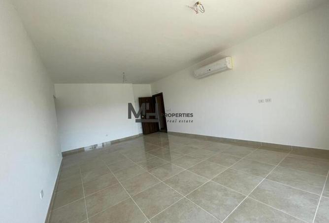 63881090 - Property Main Image