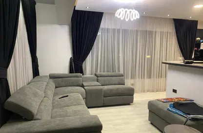 شقة - غرفة نوم - 2 حمامات للبيع في شارع رقم 42 - الحي الخامس - التجمع الخامس - مدينة القاهرة الجديدة - القاهرة