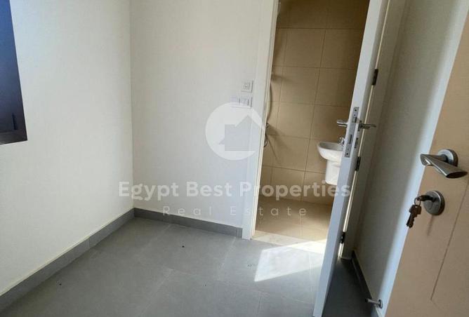 102073373 - Property Image 2