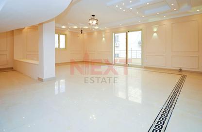 Duplex - 6 Bedrooms - 3 Bathrooms for sale in Ahmed Allam St. - Sporting - Hay Sharq - Alexandria