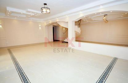 Duplex - 6 Bedrooms - 3 Bathrooms for sale in Ahmed Allam St. - Sporting - Hay Sharq - Alexandria