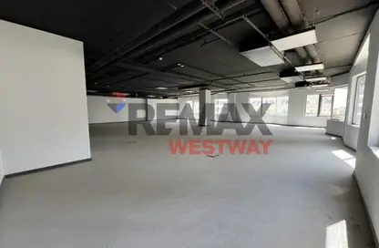 مساحات مكتبية - غرفة نوم - 5 حمامات للبيع في ذا بورتال - بيفرلي هيلز - كمبوندات الشيخ زايد - الشيخ زايد - الجيزة