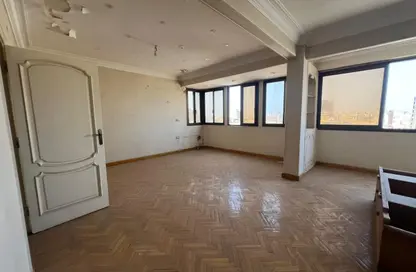 Apartment - 3 Bedrooms - 2 Bathrooms for sale in Sohag St. - Al Gamea Square - Heliopolis - Masr El Gedida - Cairo