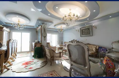 Apartment - 5 Bedrooms - 2 Bathrooms for sale in Doctor Mohamed Bedir St. - Cleopatra - Hay Sharq - Alexandria