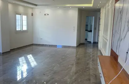 شقة - 4 غرف نوم - 3 حمامات للبيع في الحي السادس عشر - الشيخ زايد - الجيزة