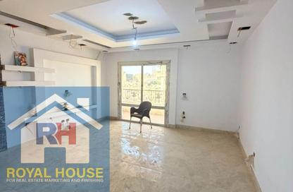 Apartment - 3 Bedrooms - 1 Bathroom for sale in Al Mashad St. - Al Tagned Square - El Nozha - Cairo