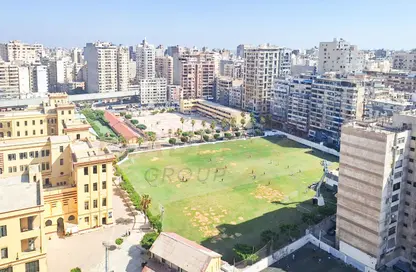 شقة - 3 غرف نوم - 2 حمامات للبيع في شارع الاقبال - لوران - حي شرق - الاسكندرية