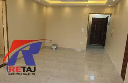 Apartment - 3 Bedrooms - 1 Bathroom for rent in Al Moshir Mohamed Aly Fahmy Axis - 10th District - Nasr City - Cairo