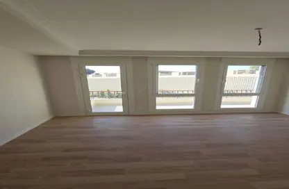 Apartment - 3 Bedrooms - 3 Bathrooms for sale in Pyramids Hills - Cairo Alexandria Desert Road - 6 October City - Giza