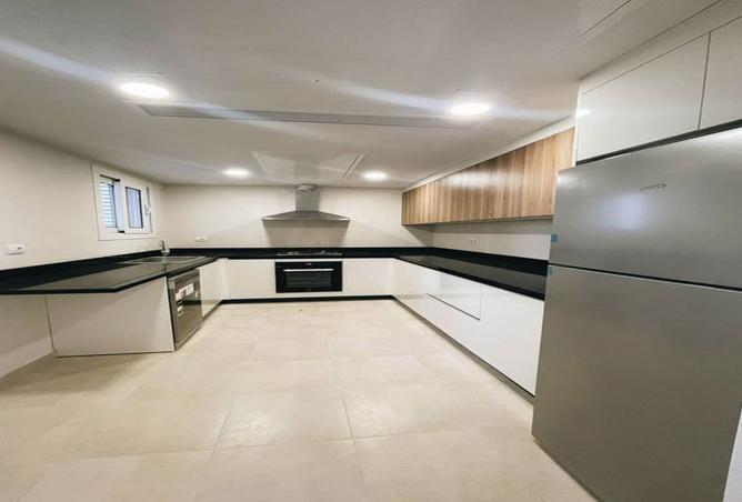 99121167 - Property Image 3