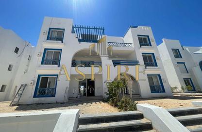 Chalet - 3 - 2 for sale in Mountain View - Ras Al Hekma - North Coast
