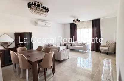 Apartment - 2 Bedrooms - 2 Bathrooms for sale in Fifth Square - The 5th Settlement - New Cairo City - Cairo