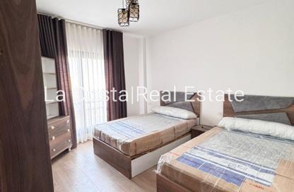 Apartment - 2 Bedrooms - 2 Bathrooms for sale in Fifth Square - The 5th Settlement - New Cairo City - Cairo