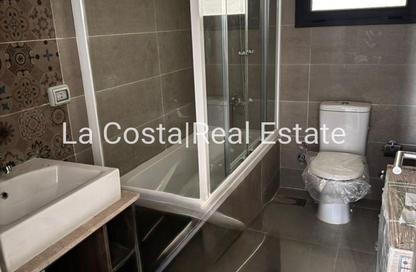 Apartment - 2 Bedrooms - 2 Bathrooms for sale in Fifth Square - The 5th Settlement - New Cairo City - Cairo