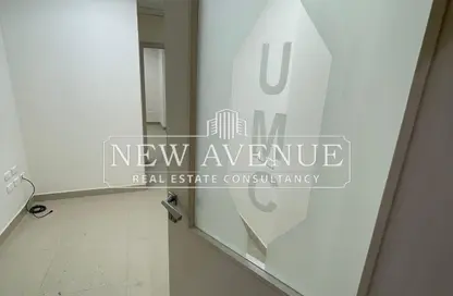 عيادة - 2 غرف نوم - 1 حمام للبيع في محور العروبة - المنطقة أ - حى جنوب الاكايمية - مدينة القاهرة الجديدة - القاهرة