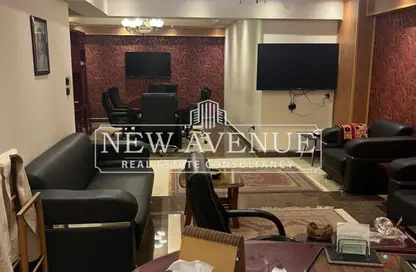 مساحات مكتبية - 7 غرف نوم - 2 حمامات للبيع في مساكن شيراتون - شيراتون المطار - النزهة - القاهرة