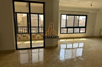 Apartment - 3 Bedrooms - 3 Bathrooms for sale in Lebanon Square - Mohandessin - Giza