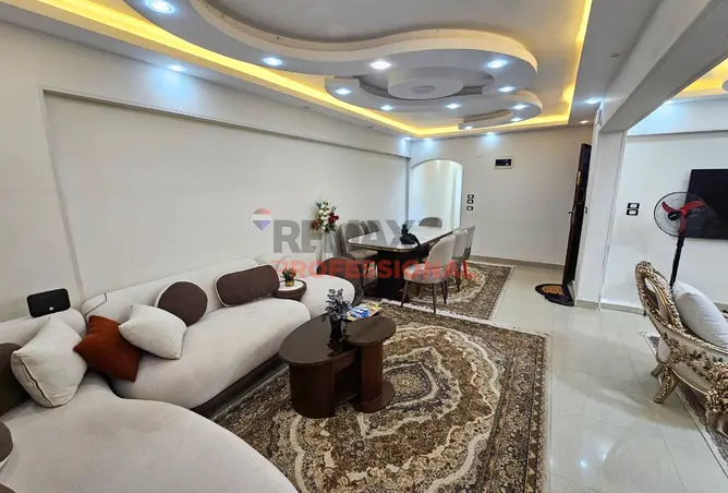 98832915 - Property Image 3