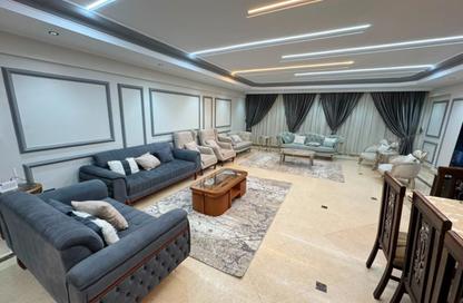 شقة - 4 غرف نوم - 3 حمامات للايجار في شارع جزيرة العرب (المهندس حسن حلمي) - المهندسين - الجيزة شقة - 4 غرف نوم - 3 حمامات للايجار في شارع جزيرة العرب (المهندس حسن حلمي) - المهندسين - الجيزة