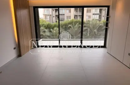 Apartment - 2 Bedrooms - 2 Bathrooms for sale in Lake View Residence - 5th Settlement Compounds - The 5th Settlement - New Cairo City - Cairo