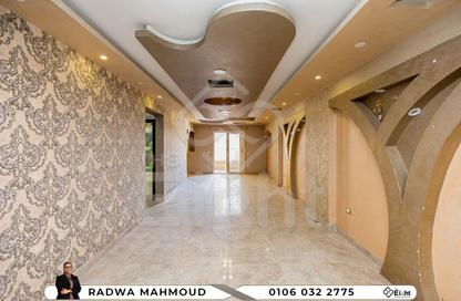 Apartment - 3 Bedrooms - 2 Bathrooms for sale in Khalil Mutran St. - Saba Basha - Hay Sharq - Alexandria