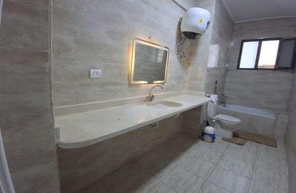 Apartment - 2 Bedrooms - 3 Bathrooms for sale in Zizinia St. - South Investors Area - New Cairo City - Cairo