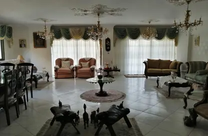 شقة - 4 غرف نوم - 3 حمامات للبيع في شارع محيي الدين عبد الحميد - المنطقة الثامنة - مدينة نصر - القاهرة