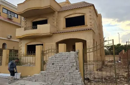 Villa - 5 Bedrooms - 5 Bathrooms for sale in Zizinia Gardens - Ext North Inves Area - New Cairo City - Cairo