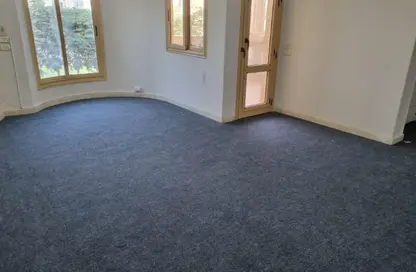 شقة - 3 غرف نوم - 2 حمامات للايجار في شارع رقم 33 - الحي الاول - التجمع الخامس - مدينة القاهرة الجديدة - القاهرة