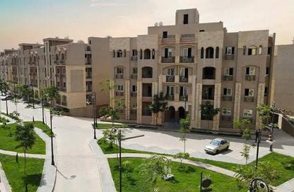 Apartment - 3 Bedrooms - 3 Bathrooms for sale in Rock Vera - 5th Settlement Compounds - The 5th Settlement - New Cairo City - Cairo