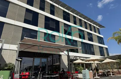 مساحات مكتبية - 2 غرف نوم - 1 حمام للبيع في جولف سنترال - طريق مصر اسكندرية الصحراوي - مدينة 6 أكتوبر - الجيزة