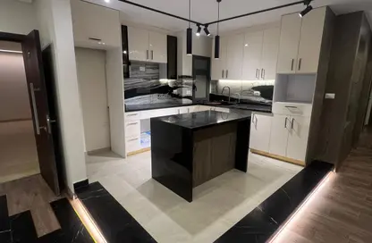 Apartment - 3 Bedrooms - 3 Bathrooms for sale in Eastown - 5th Settlement Compounds - The 5th Settlement - New Cairo City - Cairo