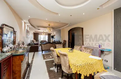 شقة - 3 غرف نوم - 3 حمامات للبيع في شارع رسمى باشا - جليم - حي شرق - الاسكندرية