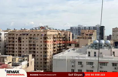 شقة - 3 غرف نوم - 2 حمامات للبيع في شارع قصر الصفا - زيزينيا - حي شرق - الاسكندرية