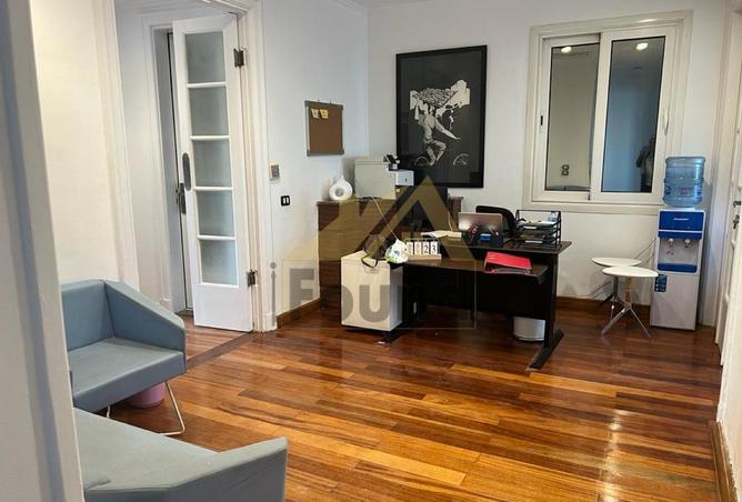 98278412 - Property Image 3
