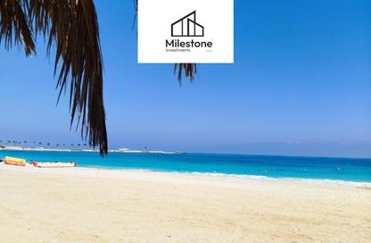 Chalet - 2 Bedrooms - 2 Bathrooms for sale in Koun - Ras Al Hekma - North Coast