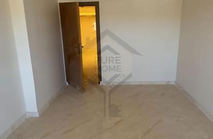 Apartment - 3 Bedrooms - 2 Bathrooms for sale in Al Nasr St. - Smouha - Hay Sharq - Alexandria Apartment - 3 Bedrooms - 2 Bathrooms for sale in Al Nasr St. - Smouha - Hay Sharq - Alexandria