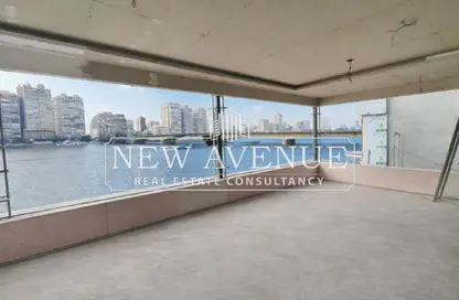 Retail - Studio - 2 Bathrooms for rent in Cornish El Nile St. - Maadi - Hay El Maadi - Cairo