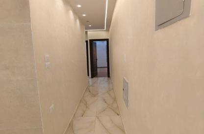 Apartment - 3 Bedrooms - 2 Bathrooms for sale in Ganoob El Acadimia - New Cairo City - Cairo
