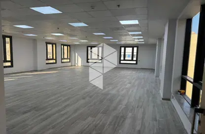 Office Space - 4 Bedrooms - 1 Bathroom for rent in Akhnaton St. - District 5 - The 5th Settlement - New Cairo City - Cairo