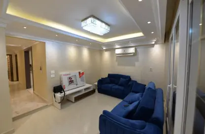 شقة - 3 غرف نوم - 2 حمامات للايجار في شارع عمر بن الخطاب - الرحاب المرحلة الرابعة - الرحاب - مدينة القاهرة الجديدة - القاهرة