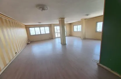 Apartment - 3 Bedrooms - 2 Bathrooms for sale in New Maadi - Hay El Maadi - Cairo