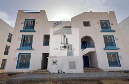 Chalet - 3 Bedrooms - 3 Bathrooms for sale in Mountain View - Ras Al Hekma - North Coast