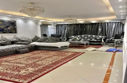 شقة - 3 غرف نوم - 1 حمام للبيع في البوابة الاولي - خوفو - حدائق الاهرام - الجيزة