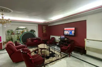 Apartment - 5 Bedrooms - 4 Bathrooms for sale in Atiya Al Sawalhi St. - 8th Zone - Nasr City - Cairo