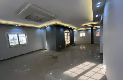 Apartment - 3 Bedrooms - 3 Bathrooms for rent in 1st Settlement Post office St. - The 1st Settlement - New Cairo City - Cairo