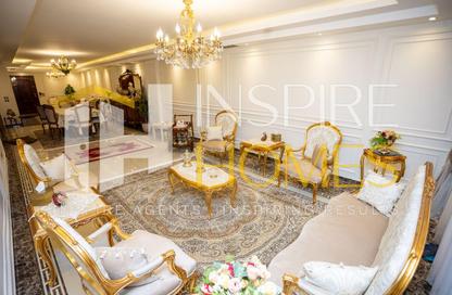 Apartment - 3 - 3 for sale in Al Farek Ismail Srhank St. - Laurent - Hay Sharq - Alexandria
