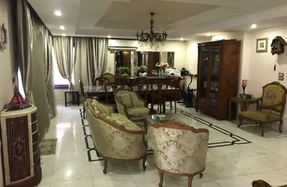 Apartment - 3 Bedrooms - 3 Bathrooms for sale in Abd Al Azim Al Gholami St. - 6th Zone - Nasr City - Cairo