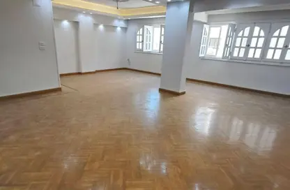 شقة - 3 غرف نوم - 2 حمامات للايجار في شارع عبد الجواد سالم - المنطقة الثامنة - مدينة نصر - القاهرة