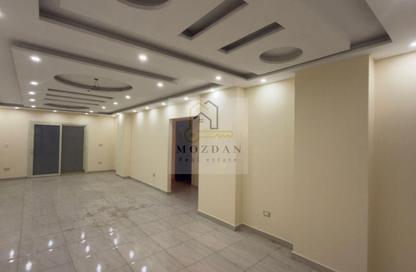Office Space - 3 Bedrooms - 2 Bathrooms for rent in 10th Sector - Zahraa El Maadi - Hay El Maadi - Cairo